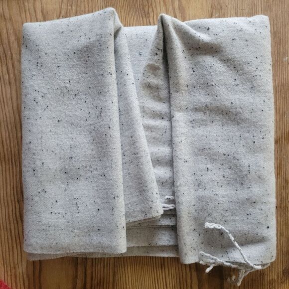 Reitmans large light grey soft speckled scarf - Picture 1 of 10